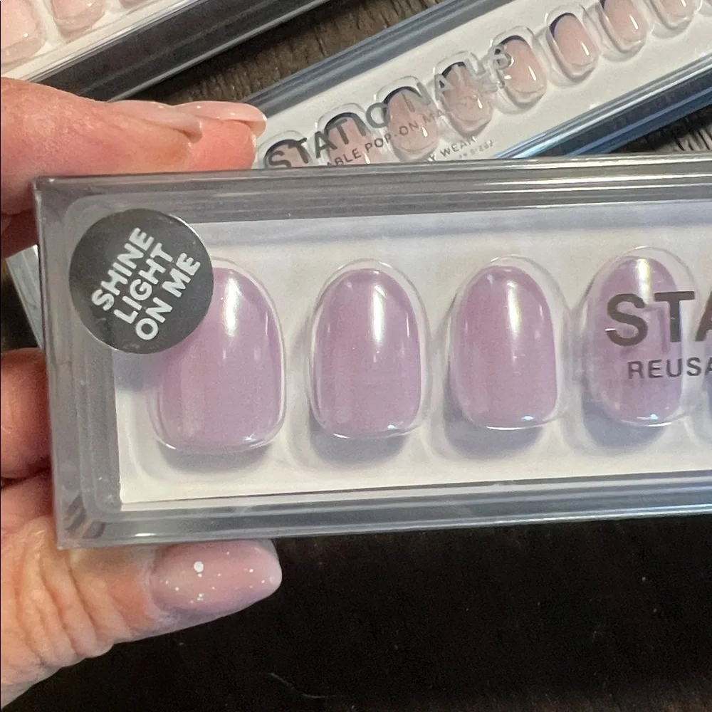 Static Nails - Picture 4 of 4